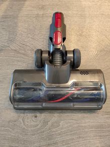 Dyson attachment brush with LED lights