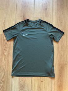 Boys Nike Dry Fit T-shirt 10-12years