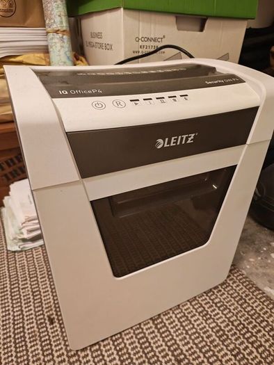 Leitz IQ Office P4 Document shredder