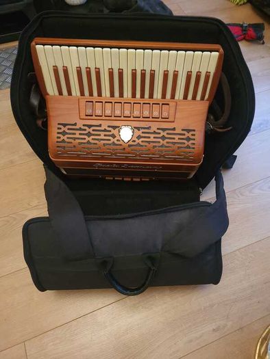 Paolo Soprani Wood Folk IV Piano Accordion