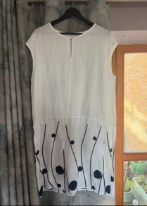 Italian 100% linen dress - Size 16 - Summer staple!!