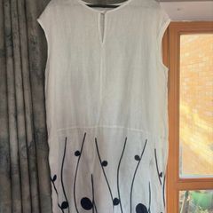 Italian 100% linen dress - Size 16 - Summer staple!!