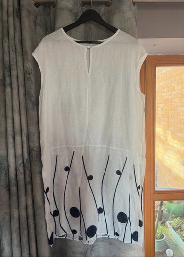 Italian 100% linen dress - Size 16 - Summer staple!!