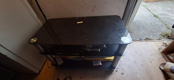 Black glass tv stand