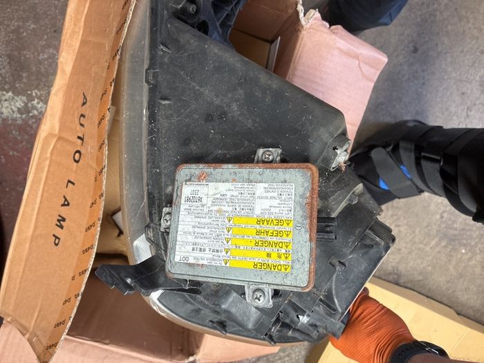 Toyota CR-V 02 xenon headlights