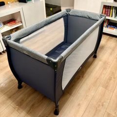 Travel cot