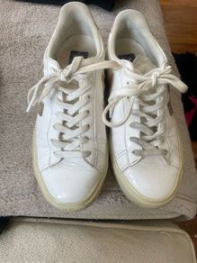 Veja trainers