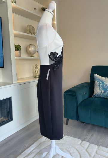 Reduced: Brand-New Stunning Black-and-White Lipsy Dress