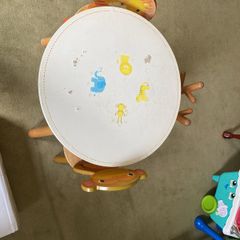 kids small table and chairs