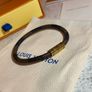 Lv bracelet Image 4