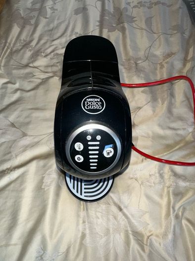 Nescafe Dolce Gusto Coffee Machine + 17 Pod Starter Bundle