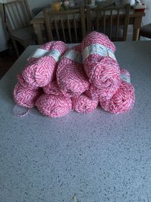 500 gms pink and white wool
