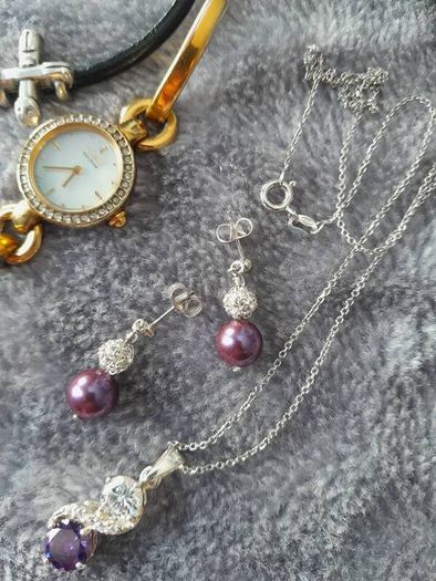 mix jewellery,ring,necklaces,what the pictures