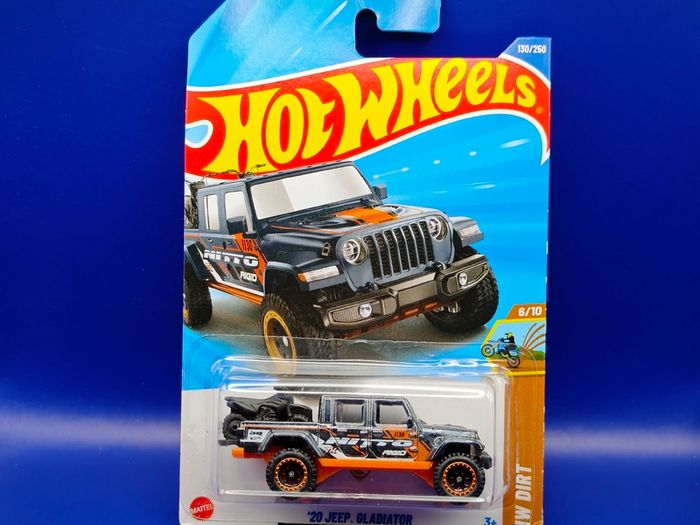 Hot Wheels Super Treasure Hunt '20 Jeep Gladiator, new.