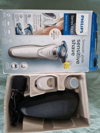 Phillips Series 7000 shaver