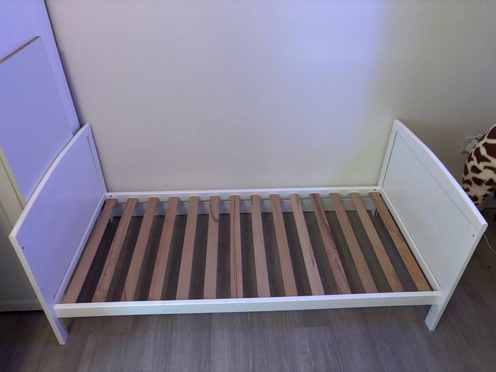 White Wooden Cot Bed / Toddler Bed