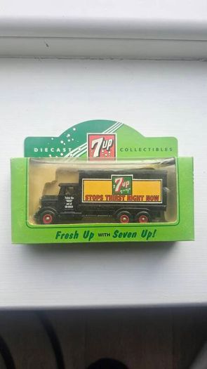 vintage 7up truck