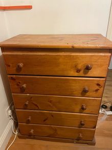chest of drawers
