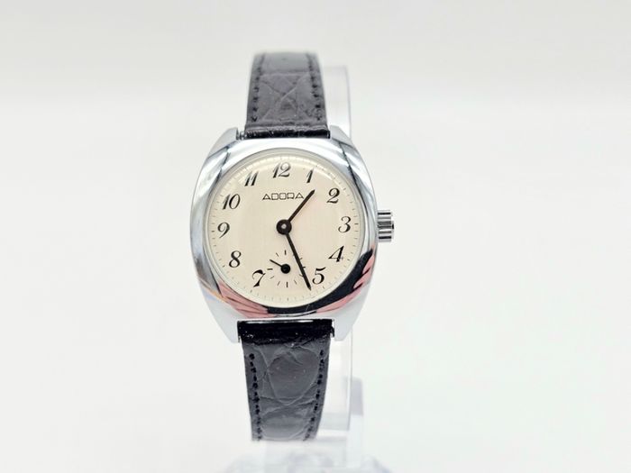 1970s Vintage Lady's Mechanical Wind up German made Watch