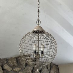 Feature centre piece pendant