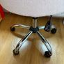 Chair with wheels Image 4