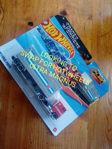 Transformers Hotwheels Optimus Prime