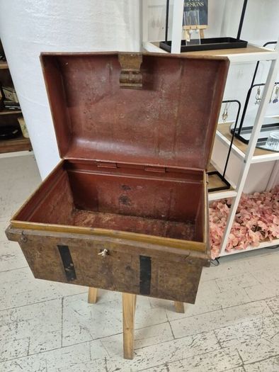 Small Antique Tin steamer trunk