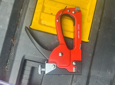 compact staple gun