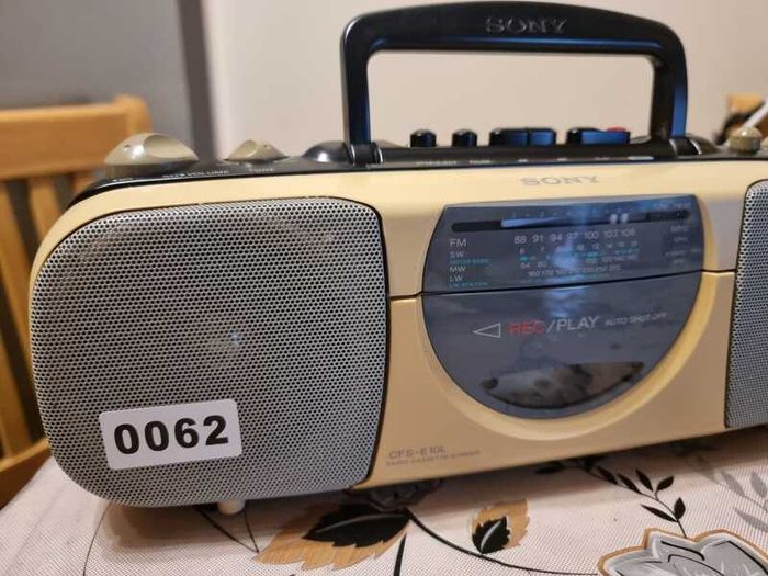 From 1992 Sony CFS-E10L, works perfect. See pictures.