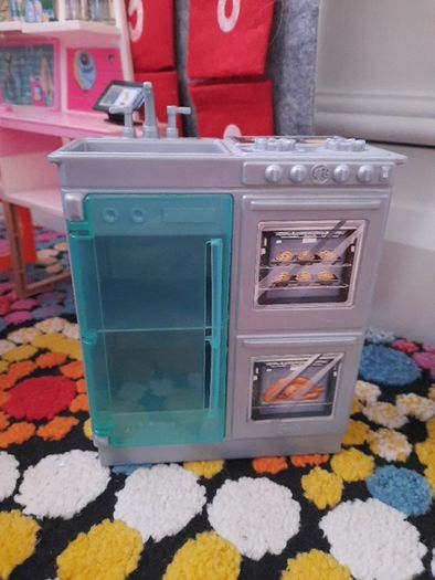 Barbie cafe and sink