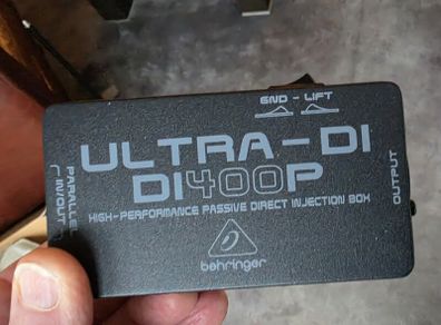 Behringer Ultra DI DI400P passive DI box