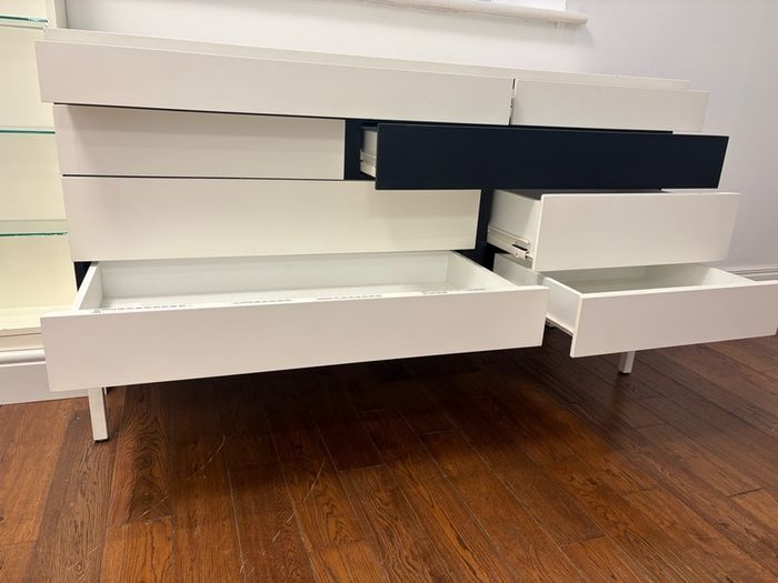 Display unit with storage drawers
