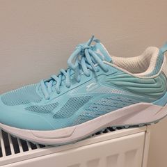 Hockey shoes
