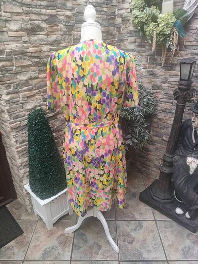 Vintage colourful print dress Paris