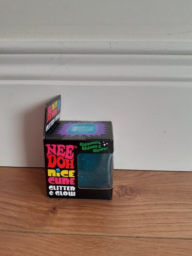 Needoh Nice cube glitter and glow - blue