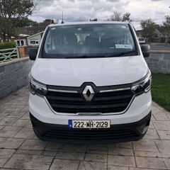 Renault trafic 9seater  LWB