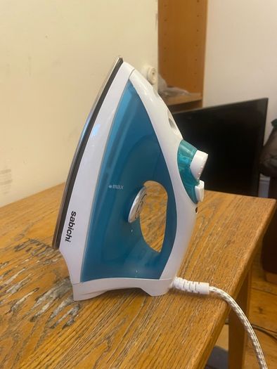 Clothes iron