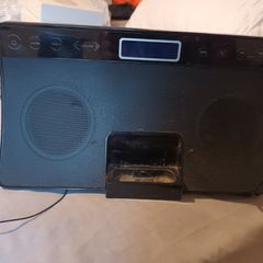 Ipod speaker and radio dock