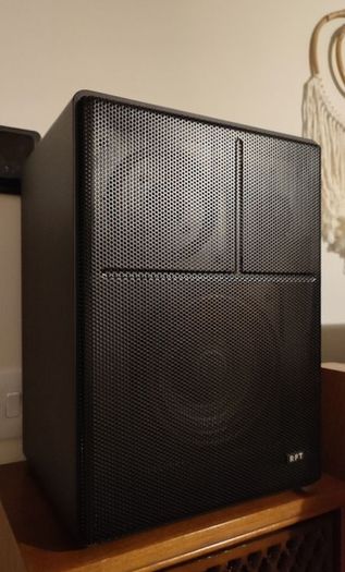 RFT B9271 CORONA, 3 way bookshelf speakers. Germany. Like Grundig.