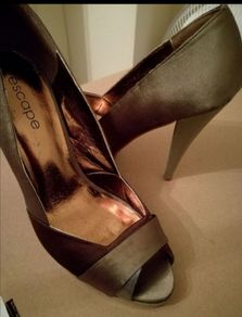 Escape Peep Toe Shoe Size 6 / 39