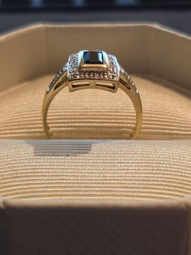 9ct Gold and Sapphire Ring