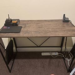 Foldable desk
