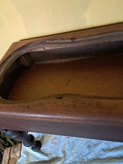 Old bady bath with no bath
