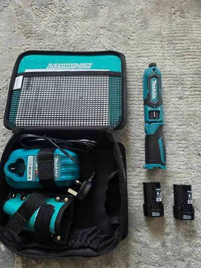 Makita TD022DSE 7.2V cordless impact driver kit
