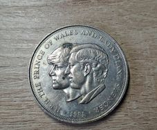 1981 Great Britain 25 Pence Royal Wedding Charles and Diana Commemorative Coin - free standard postage