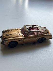 corgi james Bond DB5