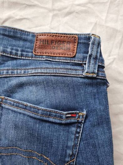 Tommy hilfiger Sophie slim mid jeans size 27/34  zip fly in excellent condition