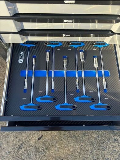 Brand New 12 Drawer Tool Chest Full Of Tools
