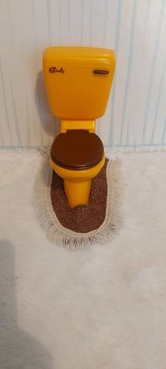 1970s Vintage Sindy Toilet