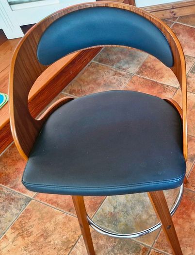 Bar stools in perfect condition